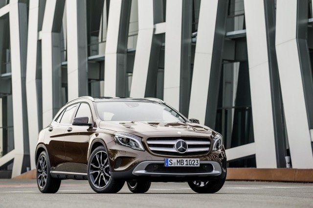 2015 Mercedes-Benz GLA-Class (14).jpg